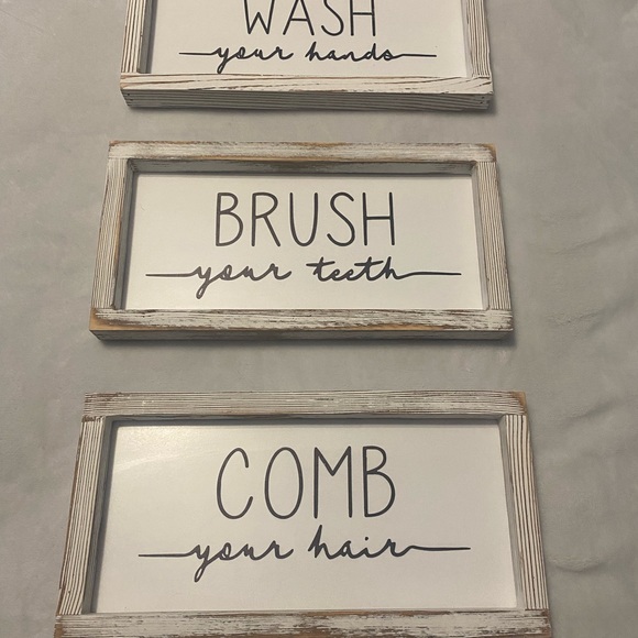 Bathroom decor - Picture 3 of 3